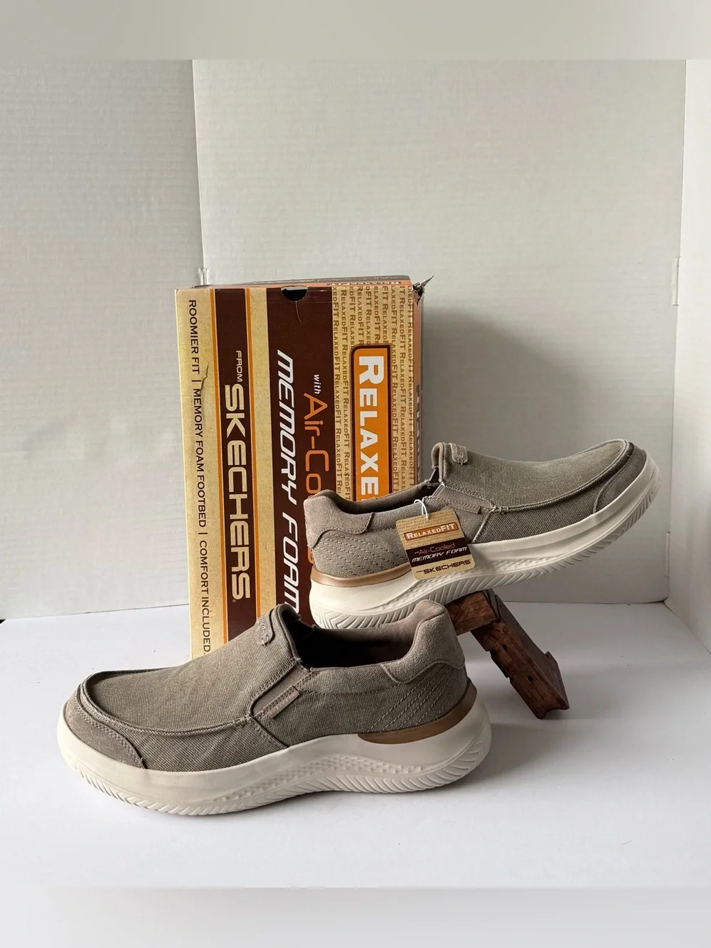SKECHERS Hasting Vigo 205366 Taupe Relaxed Fit Sneaker Shoes Mens 10.5CanvasNEW